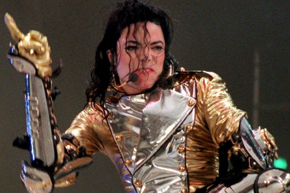 El guante de Michael Jackson que se vendió por más de 113 mil euros en subasta y se convirtió en una de las piezas más cotizadas de la historia del Rey del Pop