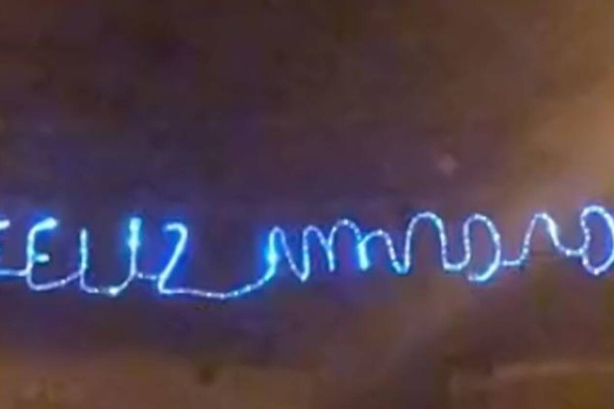 TikTok: Las redes estallan por la felicitación ilegible de unas luces navideñas
