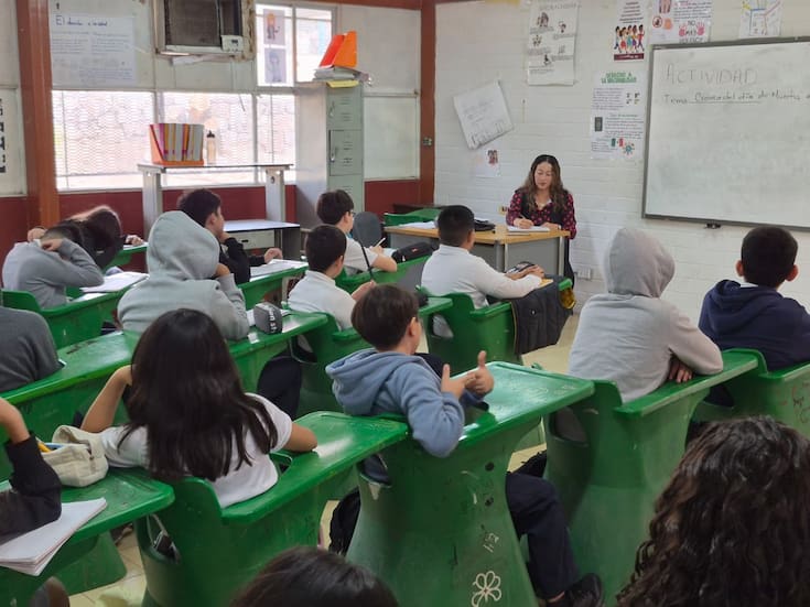 Estudiantes de la Secundaria Técnica 6 vuelven a las aulas luego de un mes sin clases por fallas eléctricas