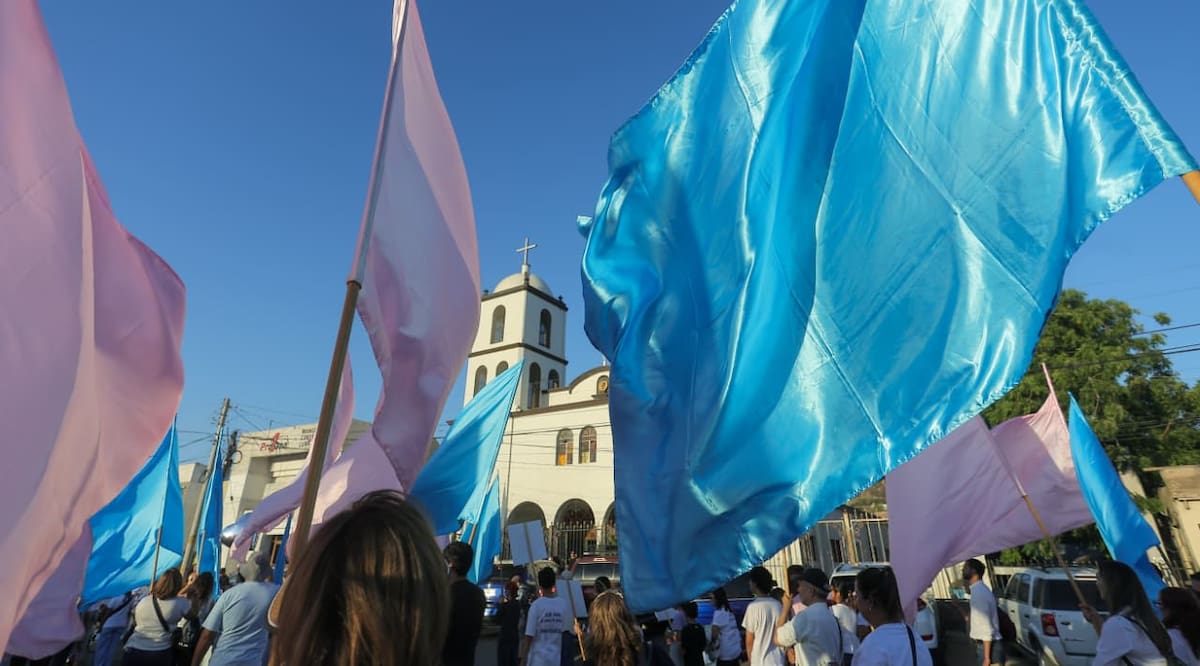 Repican campanas de la Parroquia San José, en memoria de los 49 niños y niñas que perdieron la vida en el incendio de la Guardería ABC. | Foto: Eleazar Escobar