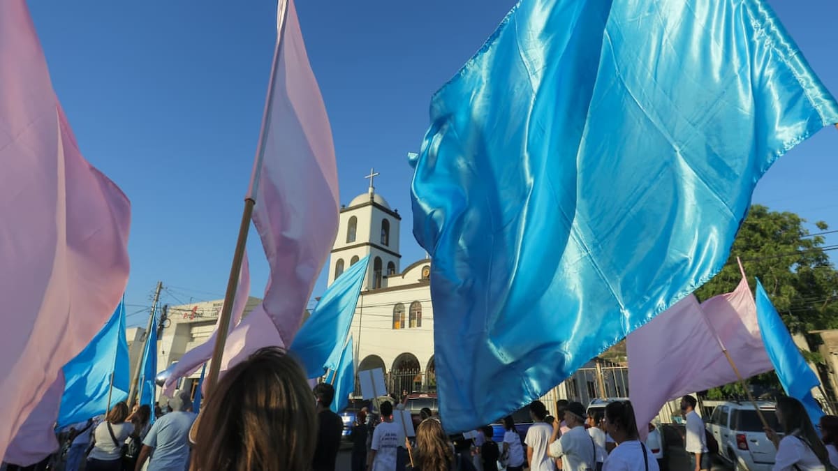Suenan 49 campanadas en memoria de los niñas y las niñas que murieron en incendio de ABC