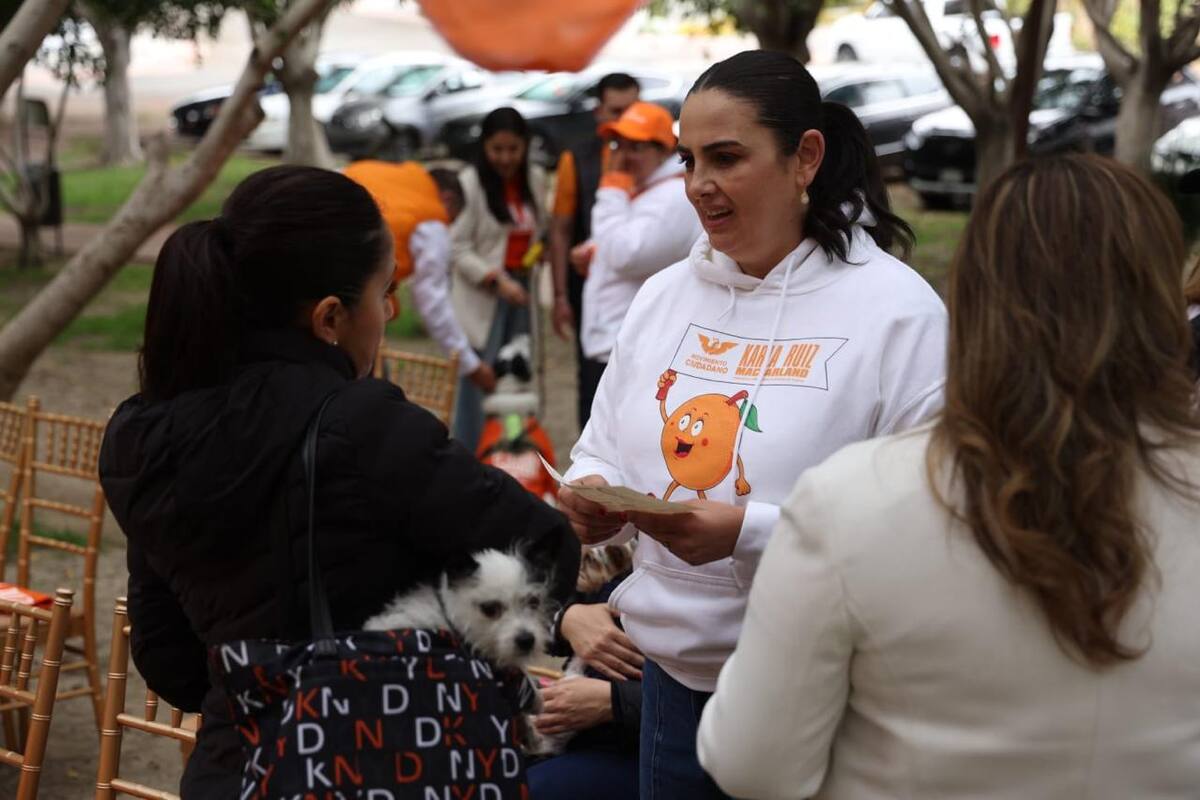 Karla Ruiz Macfarland es primera candidata en firmar compromiso de bienestar animal