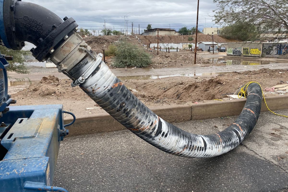 Denuncian falta de interés en drenajes por colonia Constituyentes