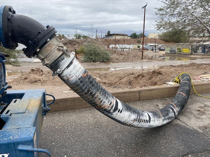 Denuncian falta de interés en drenajes por colonia Constituyentes