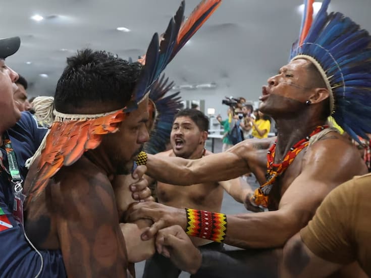 Protestas en la COP30: Activistas se enfrentan a la seguridad en la cumbre climática de Belém
