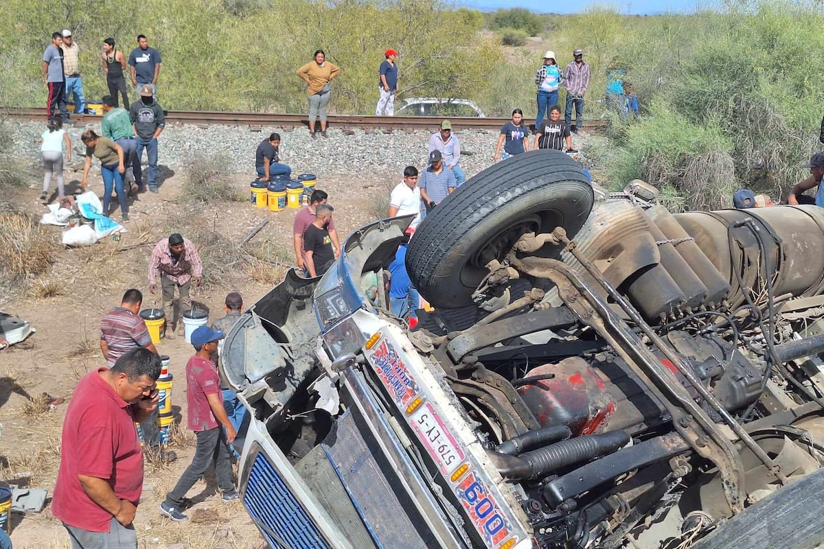 Hombre casi pierde la mano por hacer rapiña durante aparatoso accidente carretero: “Ayúdame viejón”