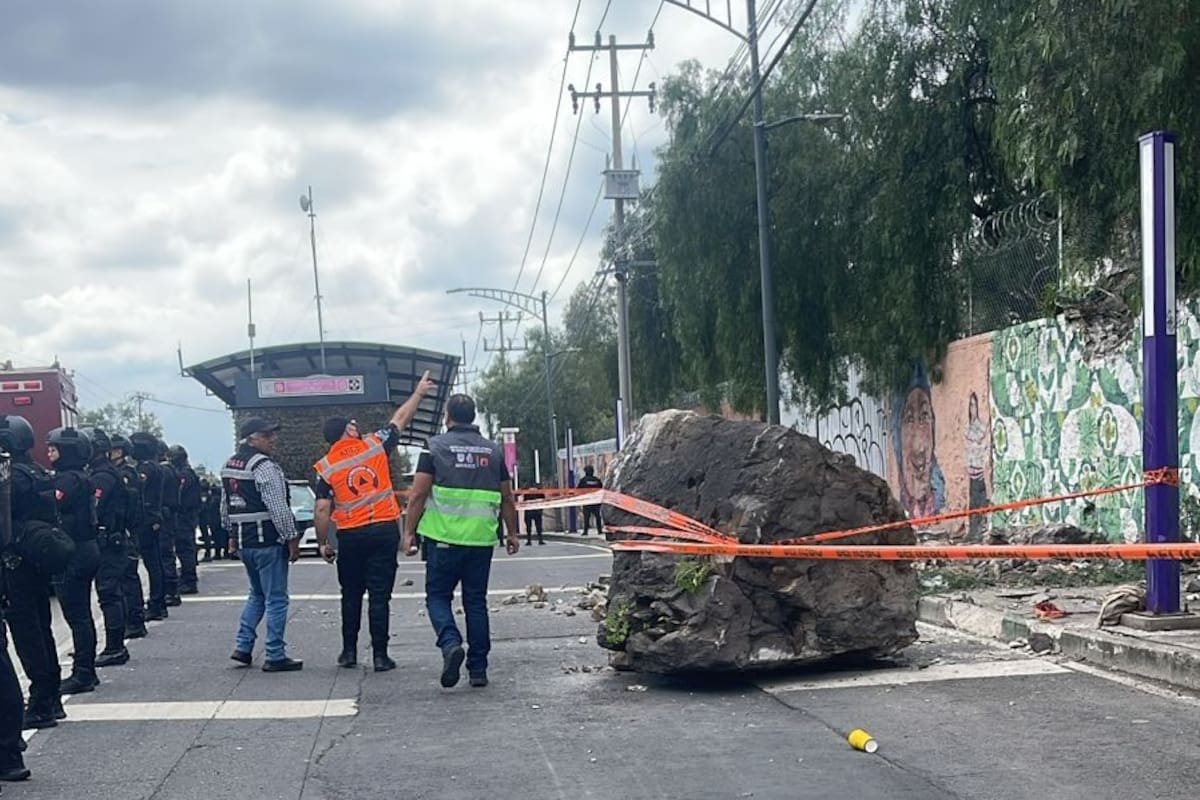 Roca de más de dos metros cae del Cerro del Tepeyac, adulto mayor lesionado tras impacto