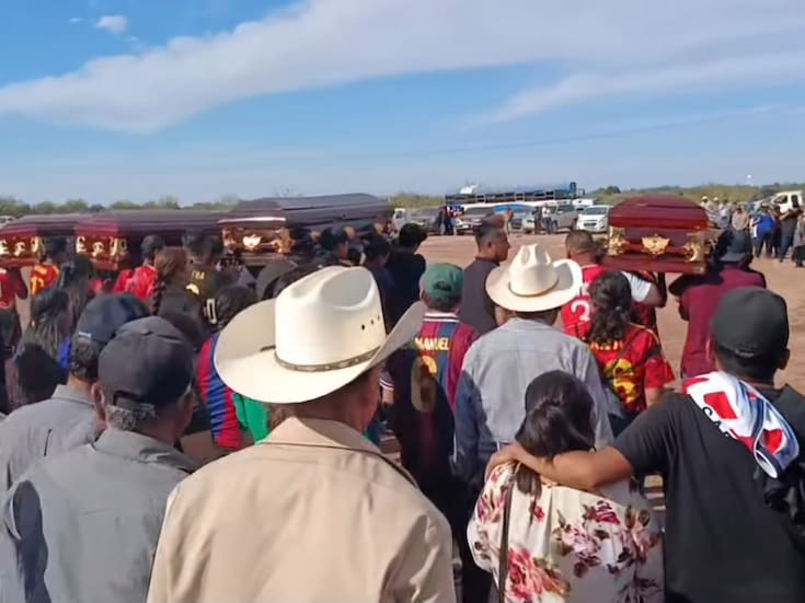 Dan último adiós a primos fallecidos al caer en su vehículo a canal en Navojoa