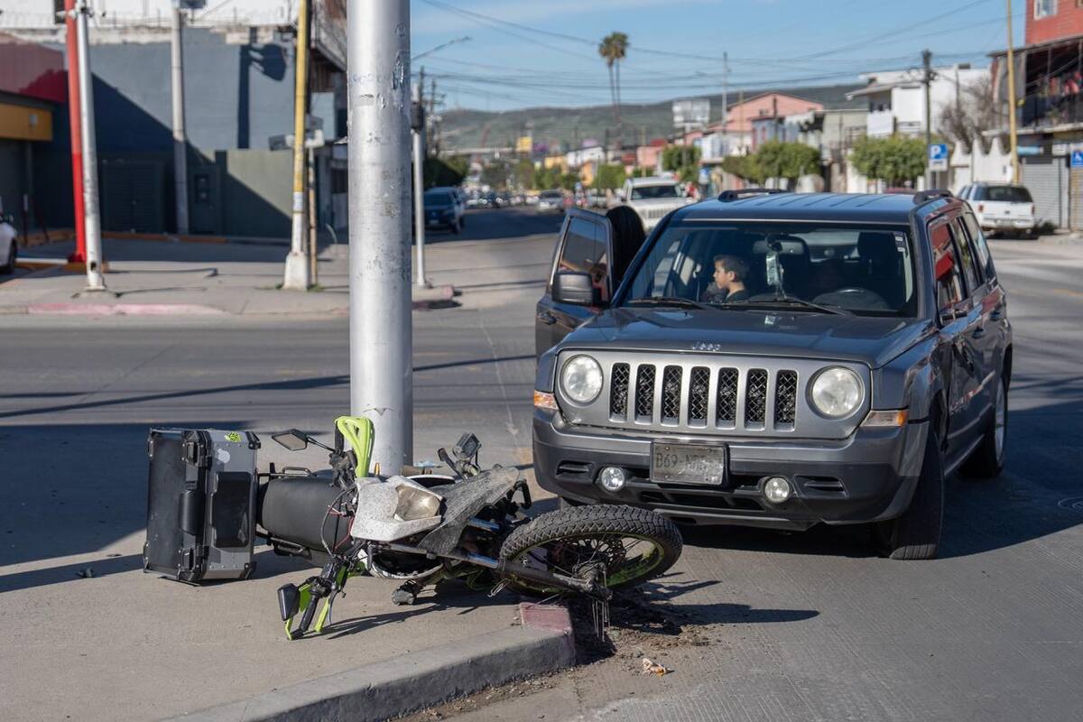 Motociclista repartidor resulta lesionado tras choque en la Zona Centro