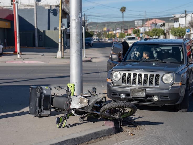 Motociclista repartidor resulta lesionado tras choque en la Zona Centro