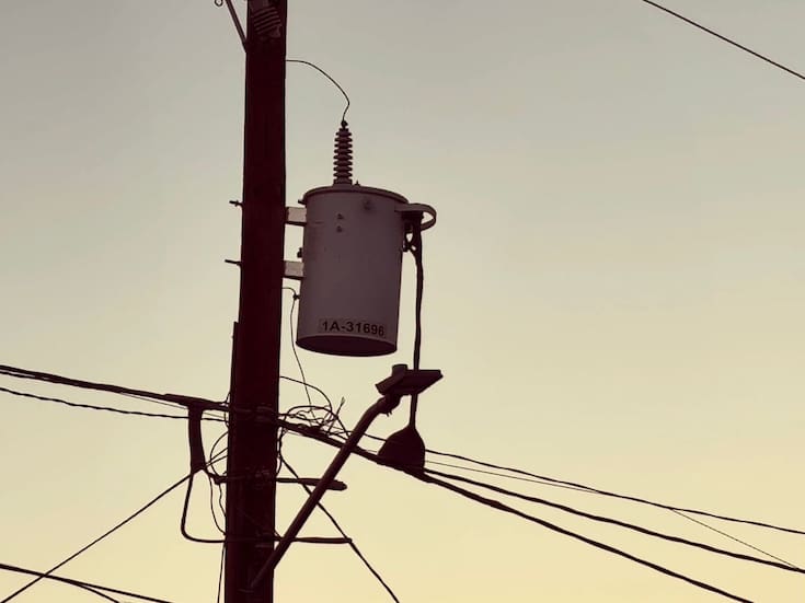 Lluvias causan cortes de servicio eléctrico