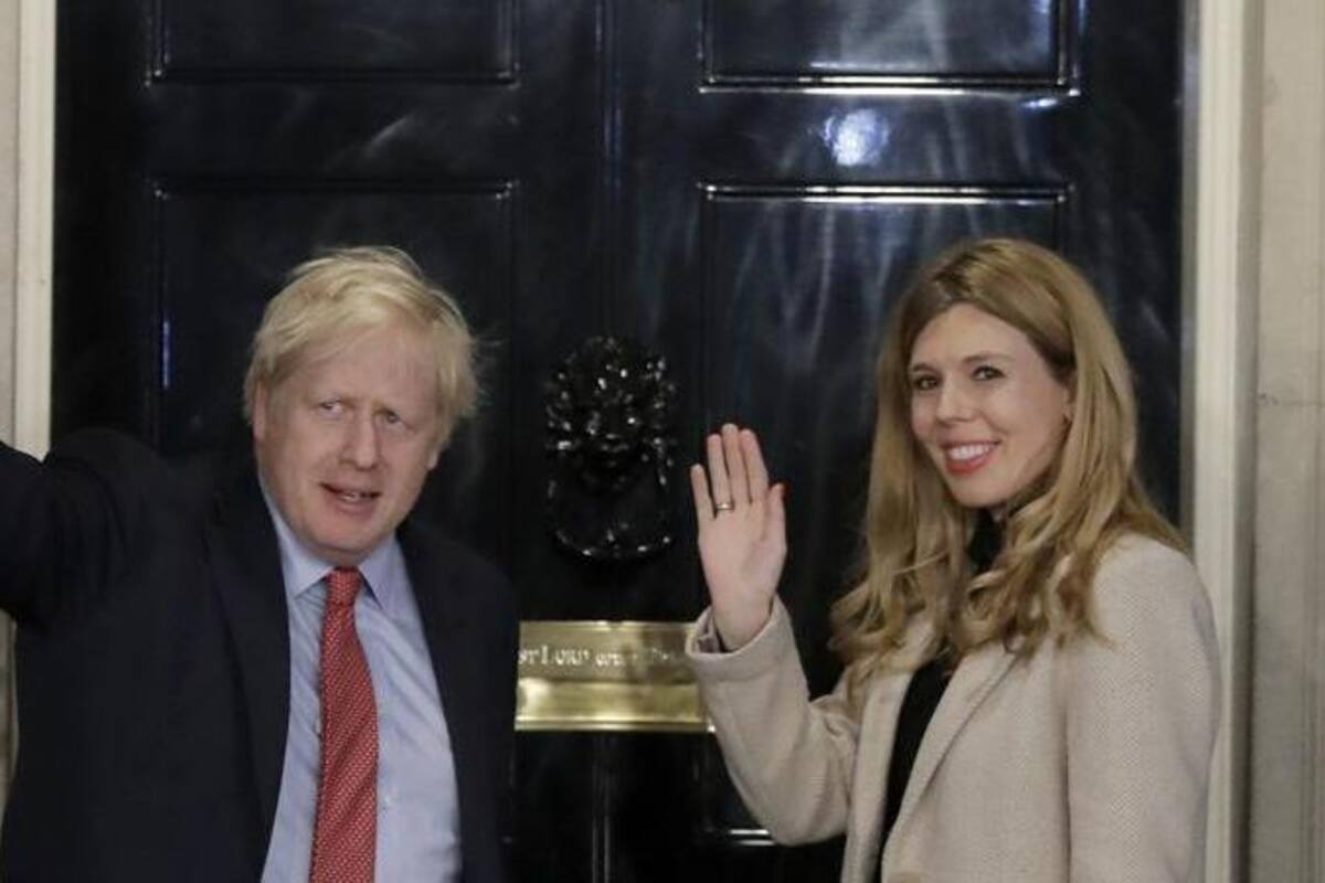 Boris Johnson se casó con la activista Carrie Symonds sin previo aviso