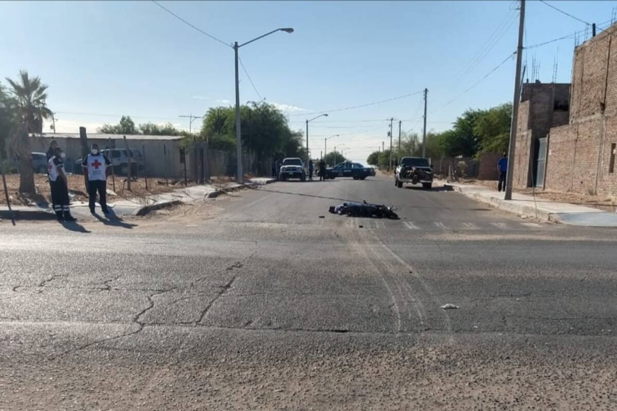 Motociclista muere en choque, detienen a mujer, en SLRC