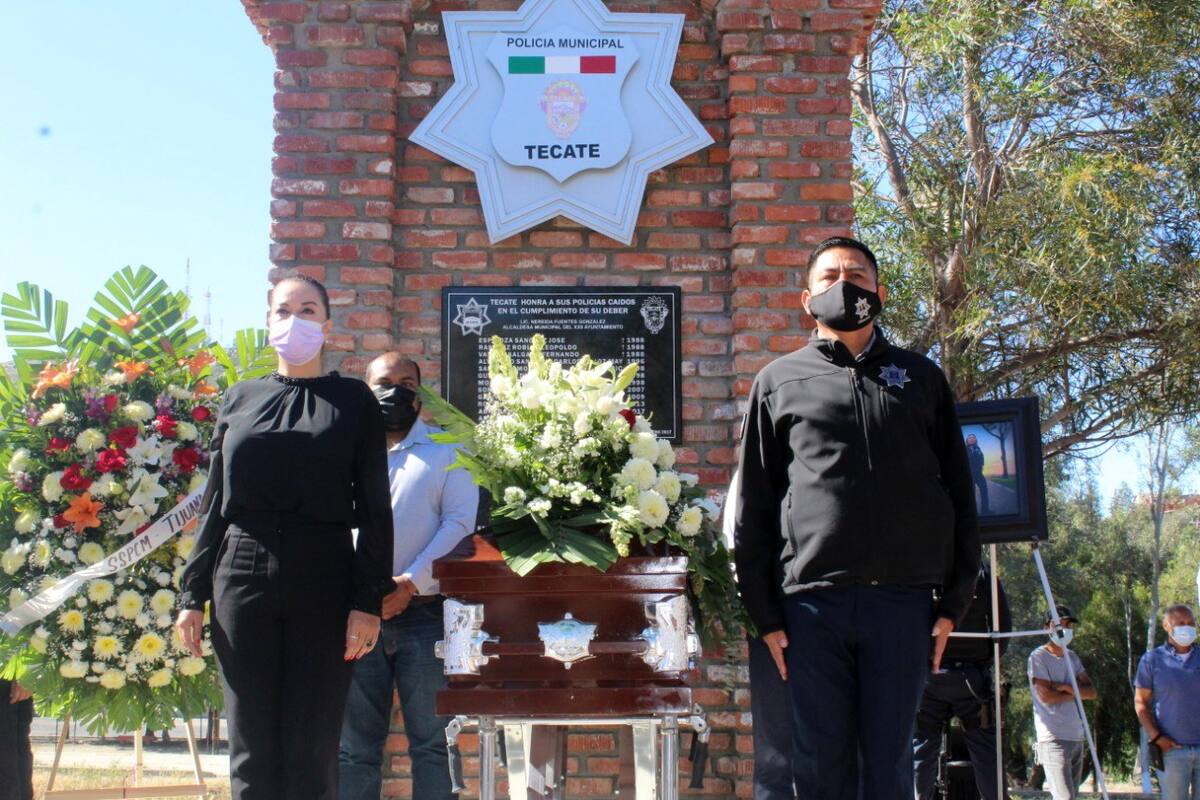 Despiden a agente asesinada en Tecate