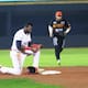 Naranjeros madrugan a Águilas y se llevan el primero de la serie