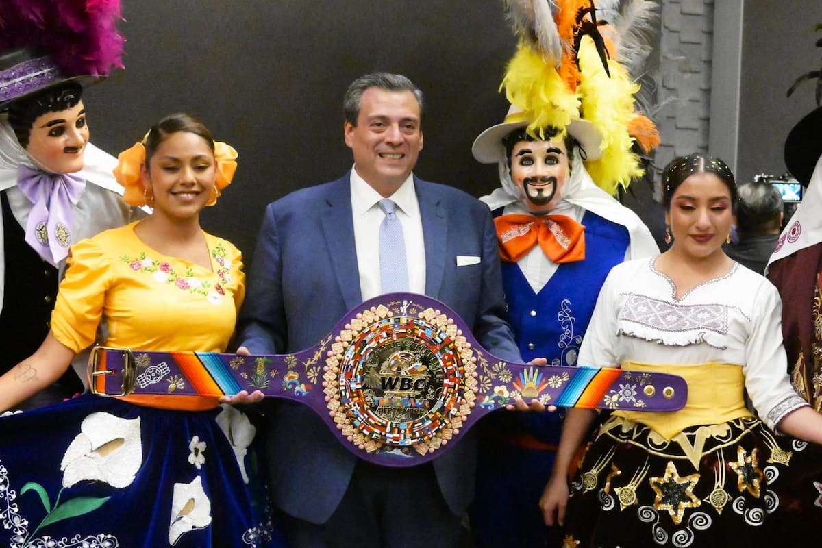 CMB presenta el espectacular cinturón tlaxcalteca que se disputarán ‘Canelo’ Álvarez y Terence Crawford en Las Vegas