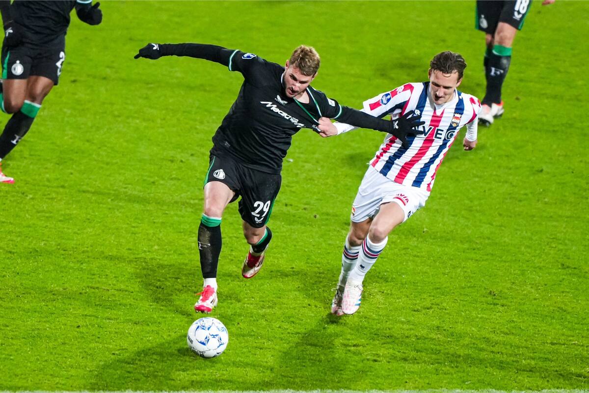 Santi Giménez y Feyenoord dejan escapar triunfo ante el Willem II