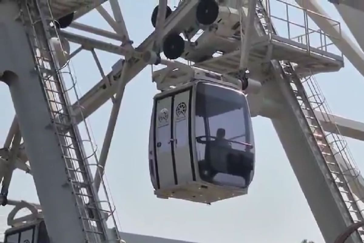 Reportan fallas en juegos mecánicos de Parque Urbano Aztlán; visitantes quedaron atrapados en las alturas