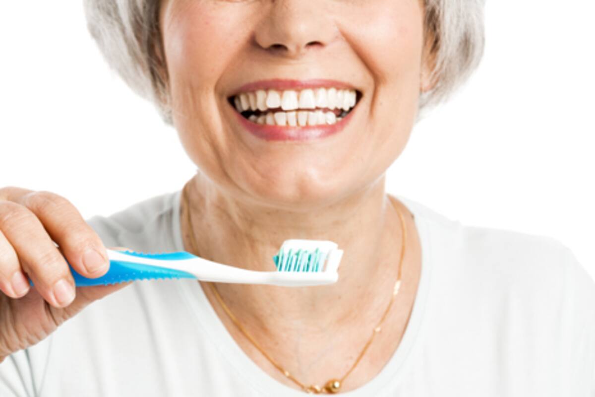 Lavarse los dientes podría evitar el Alzheimer