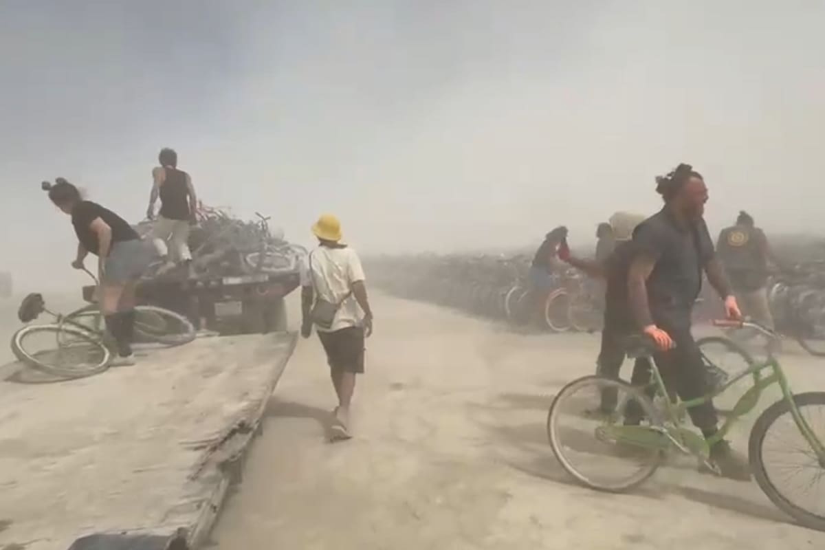 Las bicicletas que quedaron abandonadas tras Burning Man cruzarán a Tijuana para apoyar a familias de personas desaparecidas