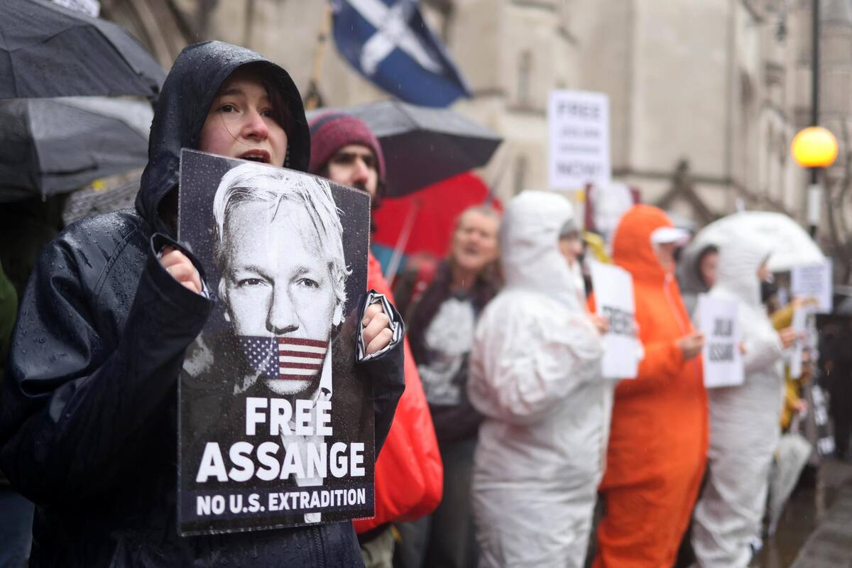 Julian Assange evita su extradición a EU al permanecer por más de 13 años en Reino Unido