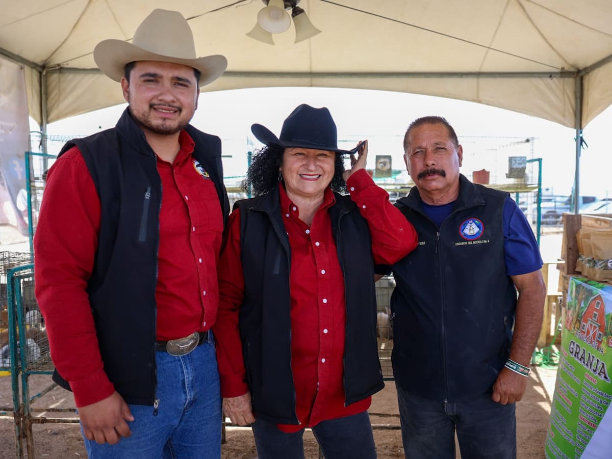 Desde una idea cuestionada a un pedacito de fauna que te puedes llevar en la Agrobaja, un joven productor encontró en los conejos una forma distinta de emprender . Foto: Juan Morales