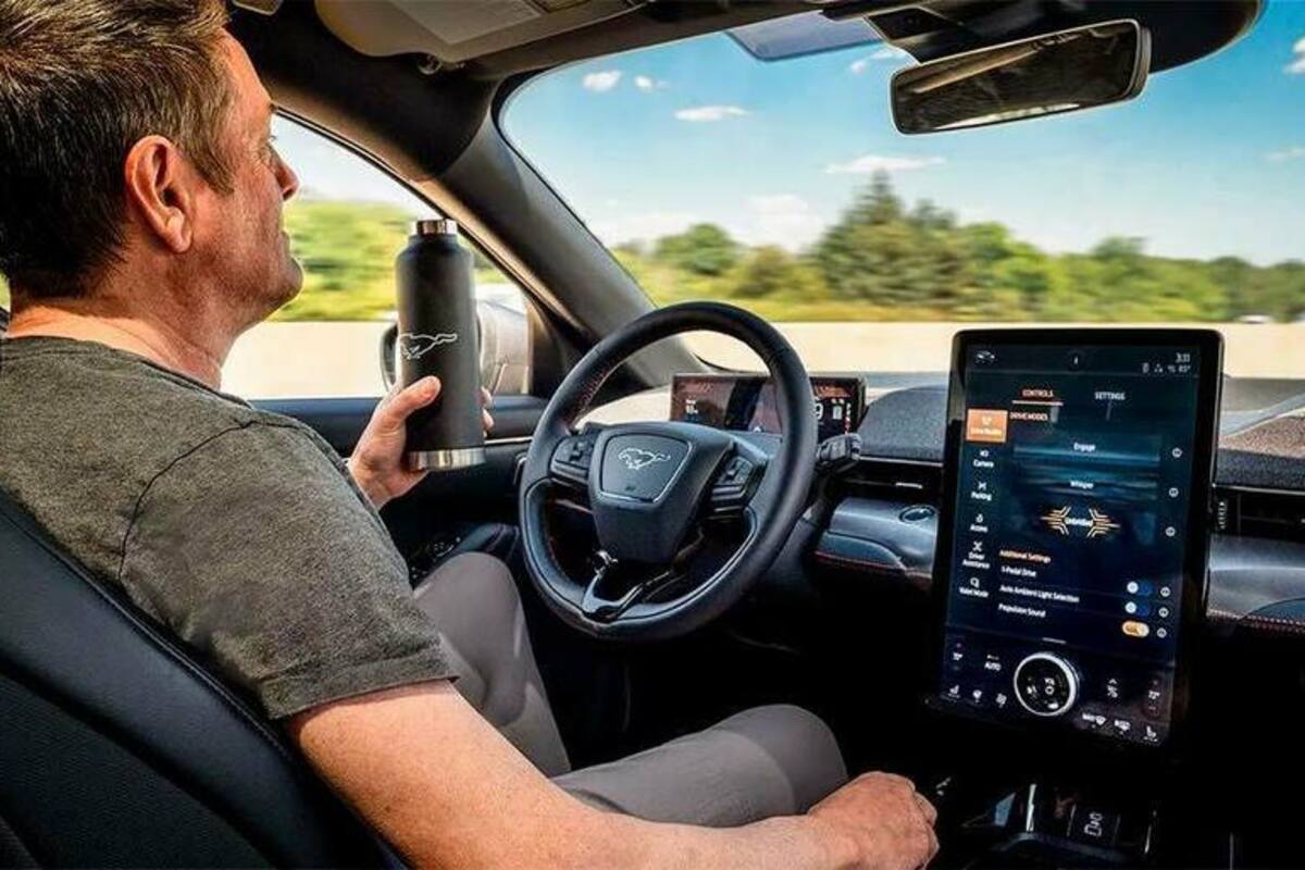 Ford lanzará la conducción con manos libres en 2021