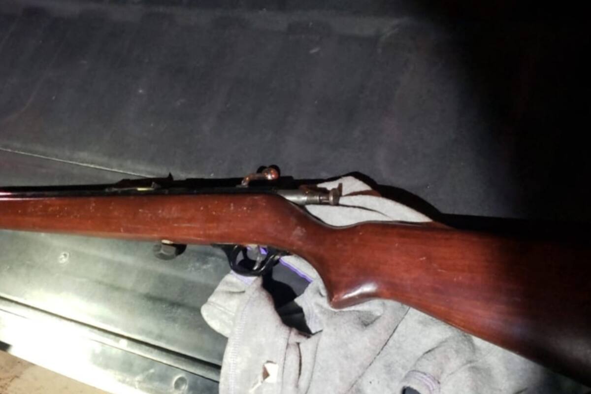 Amenazó a su esposa con un rifle, en SLRC