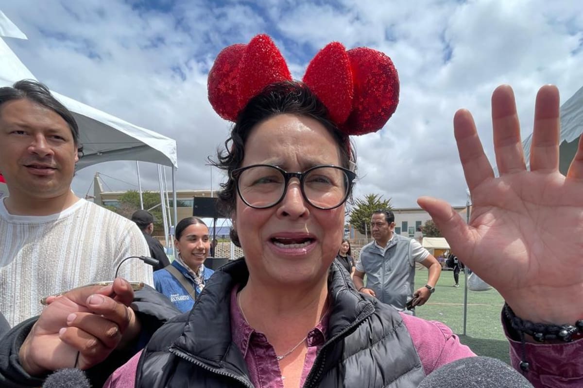 Asegura alcaldesa que secretario suspendido cumple todo