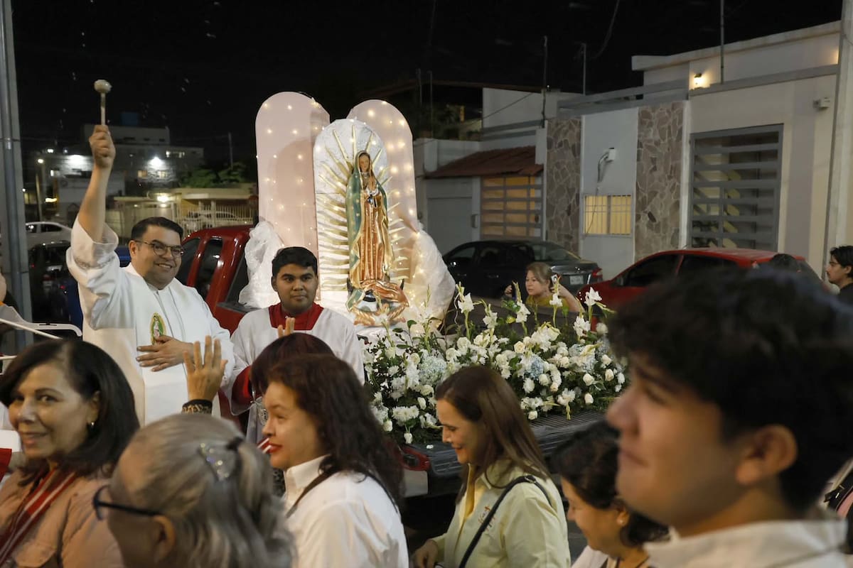 Fieles participan en peregrinaciones guadalupanas rumbo al Día de la Virgen en Hermosillo