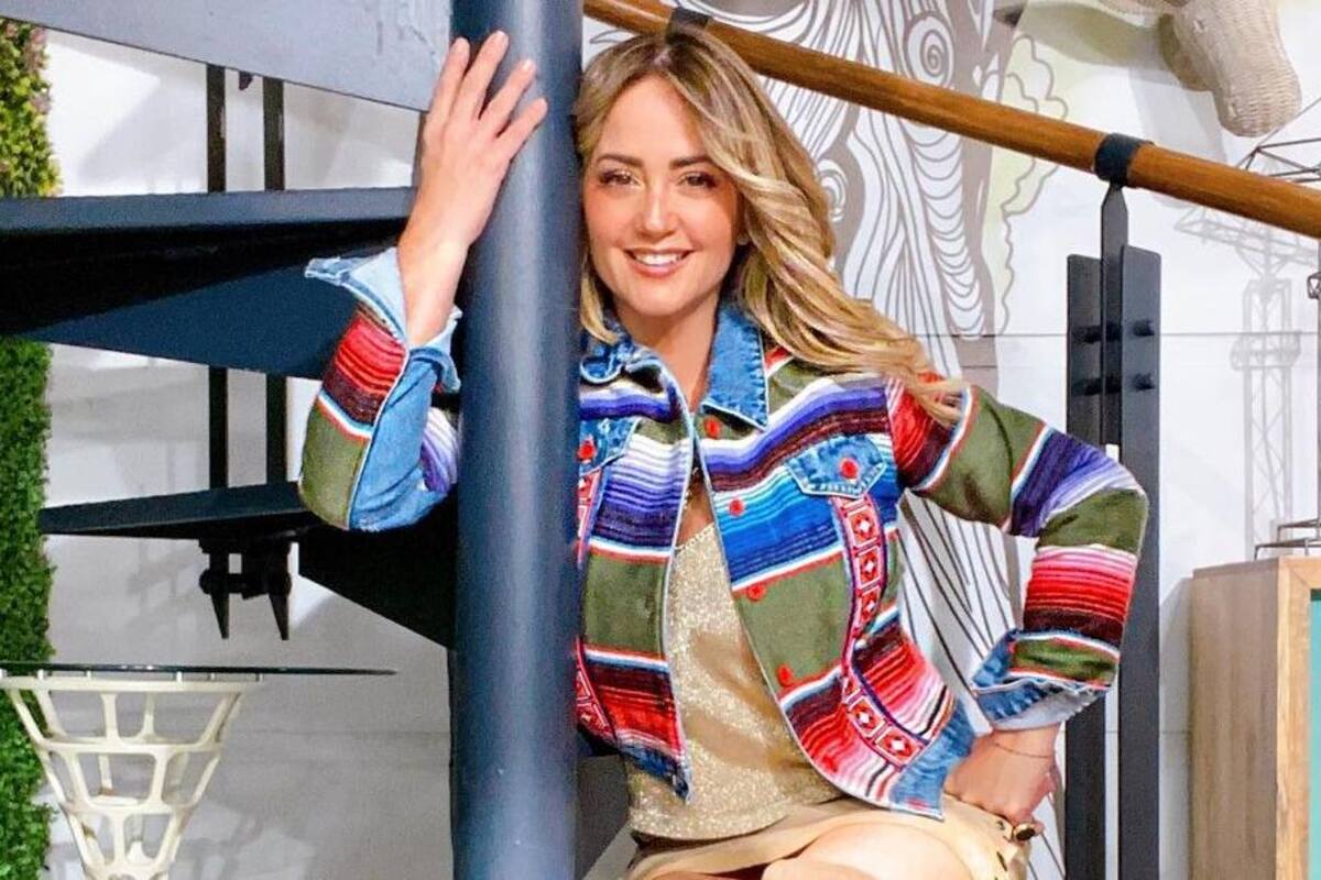 Andrea Legarreta deslumbra las redes sociales con este 'outfit'