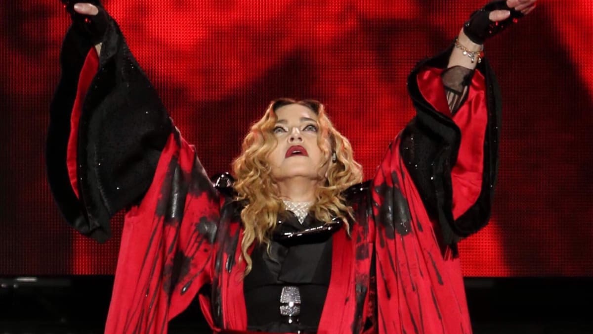 Madonna paraliza Times Square con concierto sorpresa y presenta nuevas canciones ante cientos de fans (VIDEO)