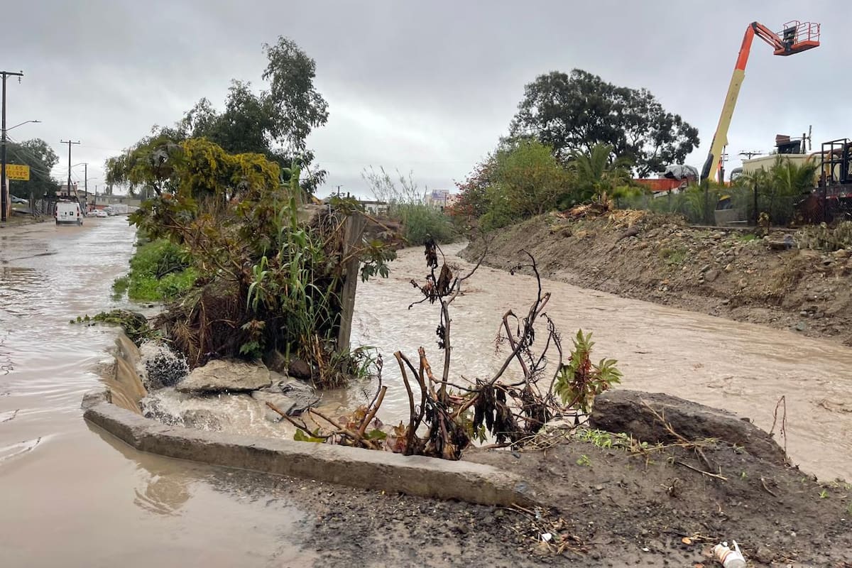 Identifican los puntos de mayor riesgo de inundaciones en Rosarito, ante temporada de lluvias