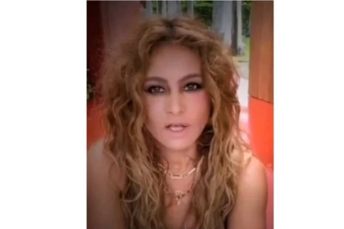 Arruina Paulina Rubio su propia canción cantando desde su "causa"