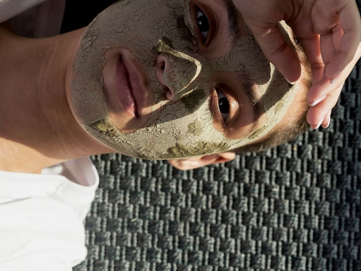 Cómo mejorar la piel grasa con mascarilla de arcilla y limón