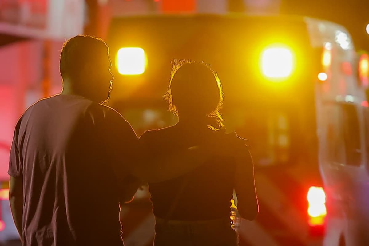 IMSS Bienestar atiende a dos heridos tras incendio en tienda de Hermosillo