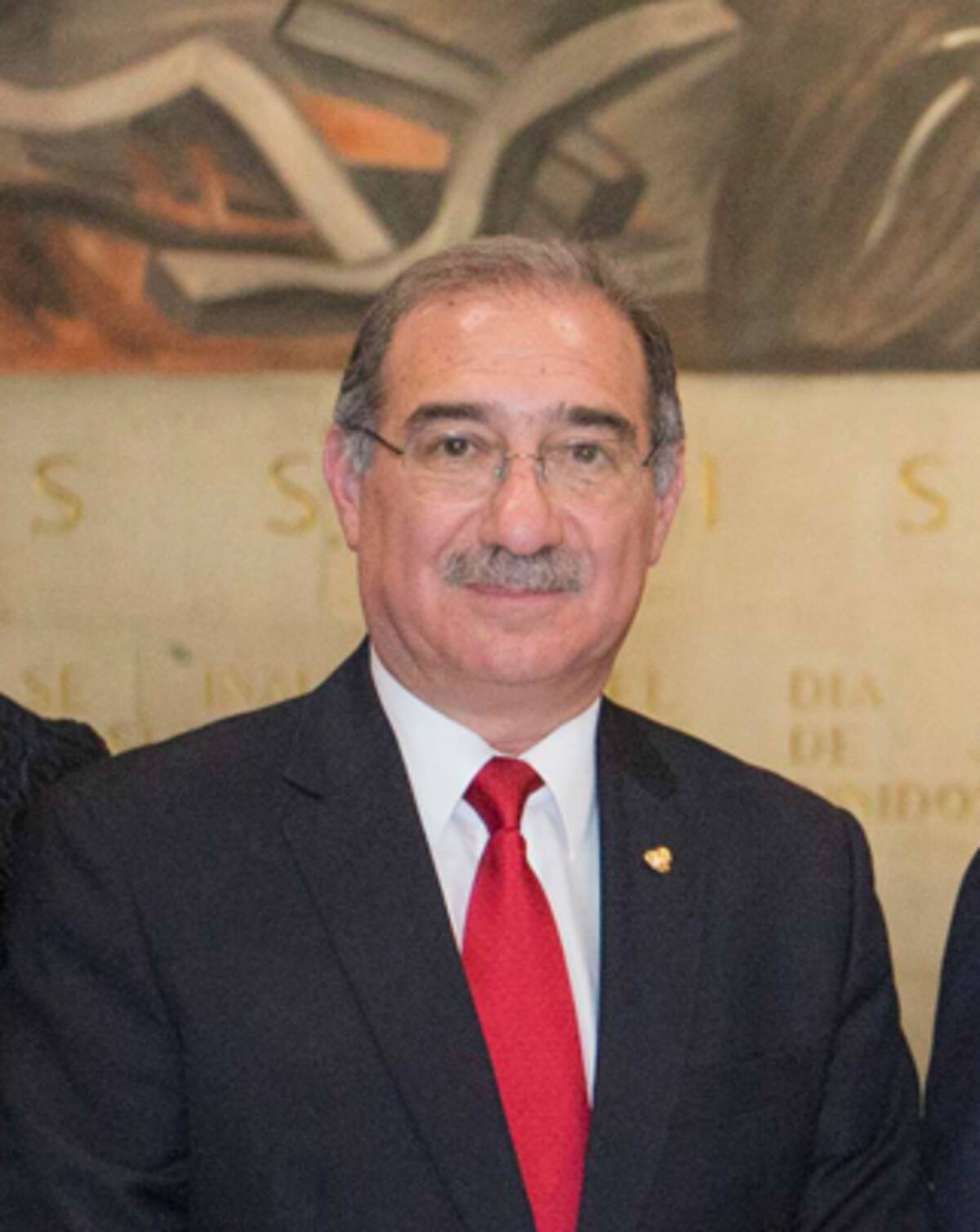 Noroña escribió en redes sociales: "Hoy conversé con el ministro Pérez Dayán, muy amena charla“. Imagen tomada de Wikipedia