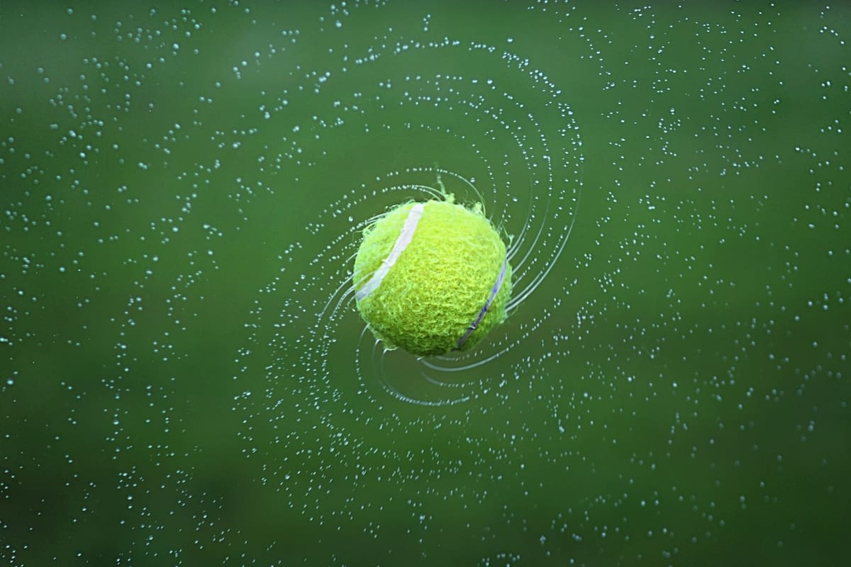 Descubre lo que pueden hacer las pelotas de tenis dentro de la secadora