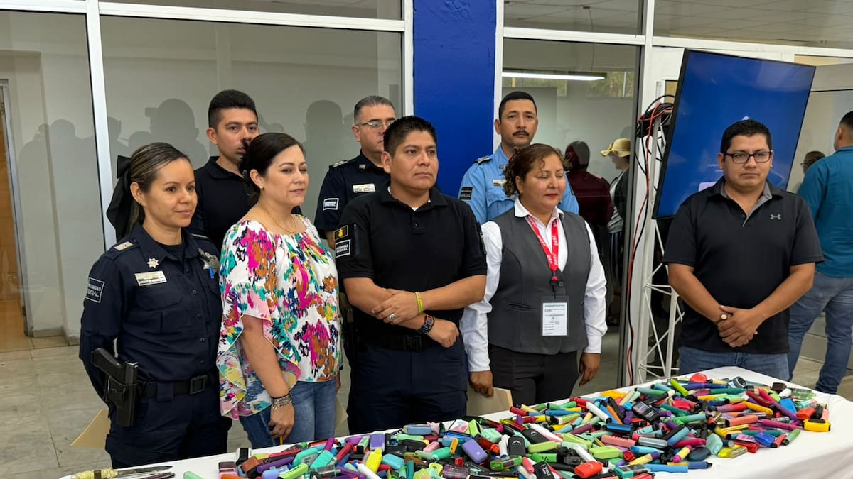 Decomisan más de 700 objetos prohibidos en secundarias y preparatorias de Cajeme