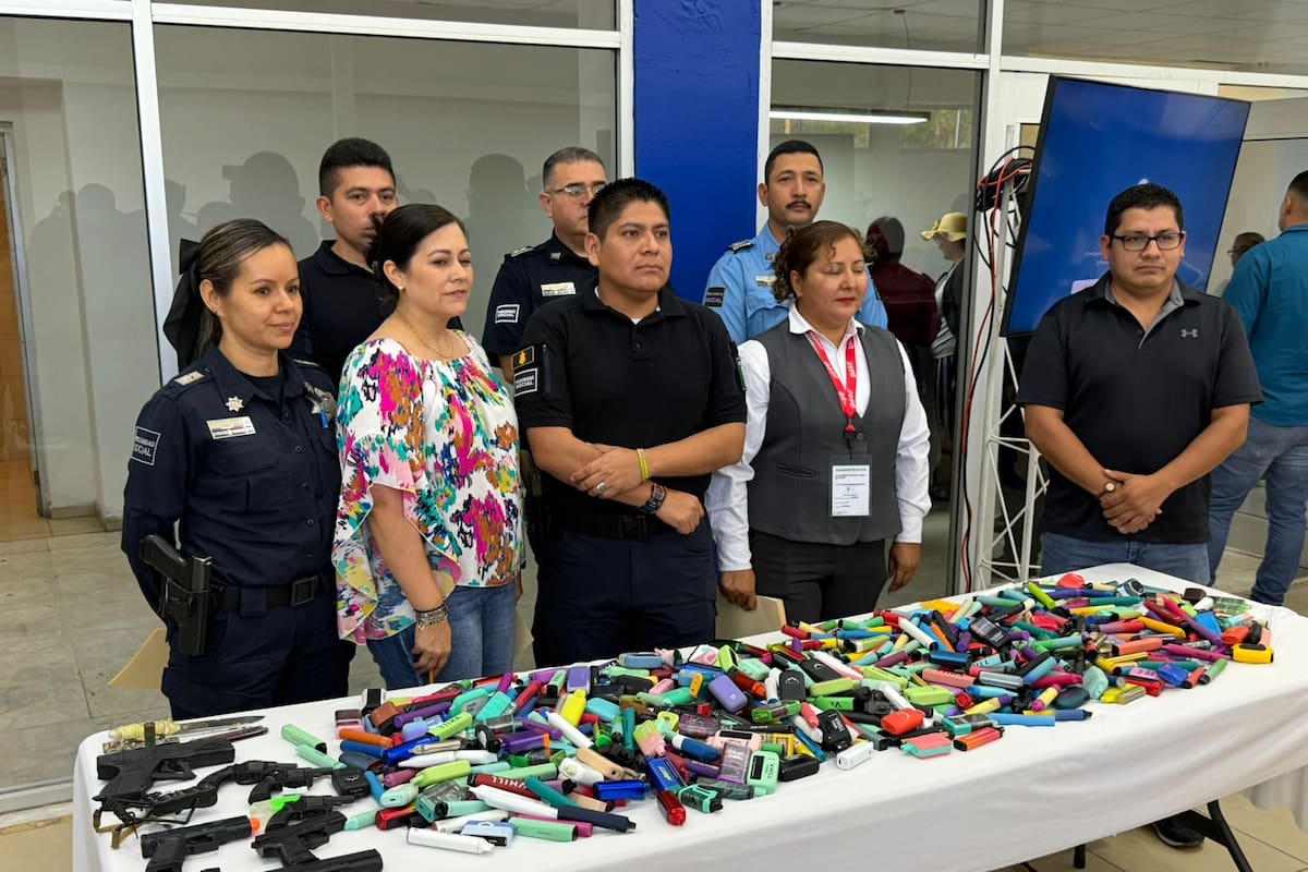 Decomisan más de 700 objetos prohibidos en secundarias y preparatorias de Cajeme
