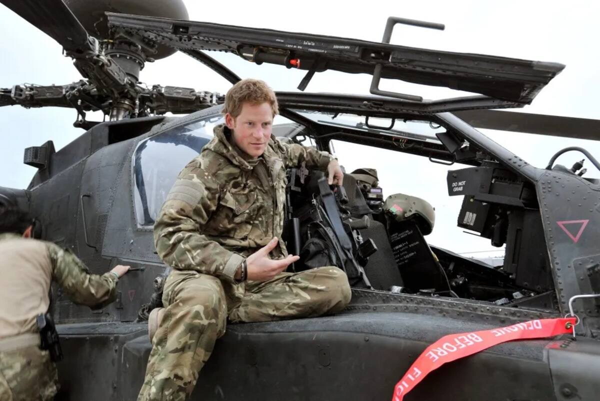 ¿Golpe bajo? El Cuerpo Aéreo del Ejército es la antigua unidad militar en la que sirvió el hermano de William, Harry, como comandante y copiloto.