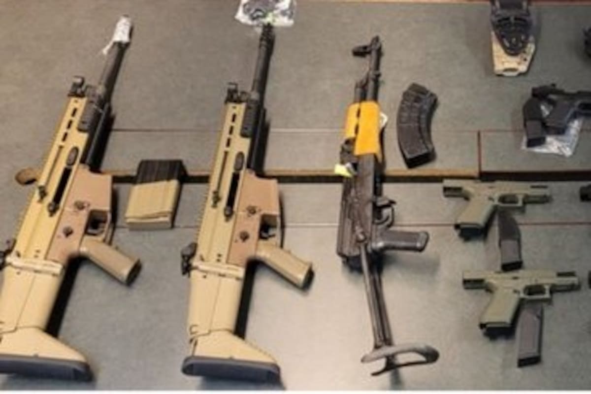 Decomisan cuantioso contrabando de armas en Nogales