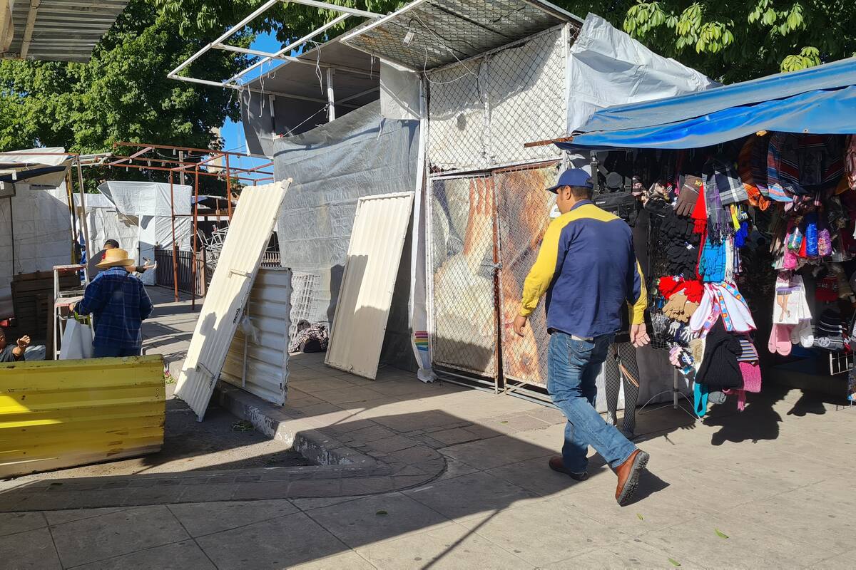 Comerciantes de Tianguis Navideño denuncian robo de mercancía con pérdidas de miles de pesos