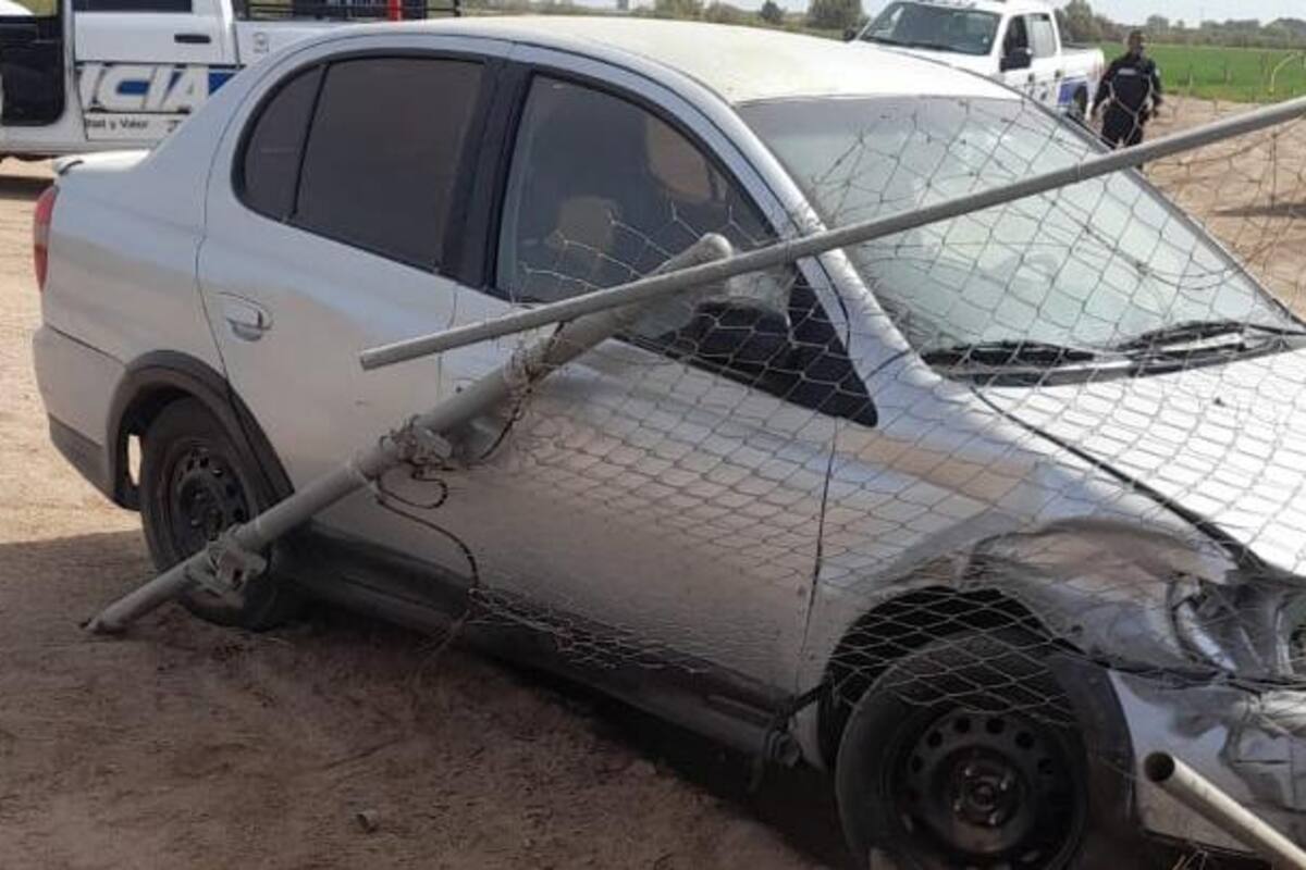 En auto robado huyen de SLRC, los detienen en Mexicali