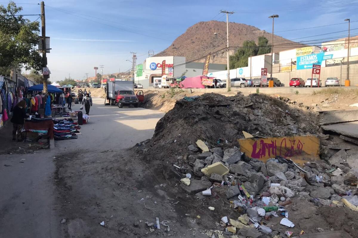 Instalan mercado en obra inconclusa