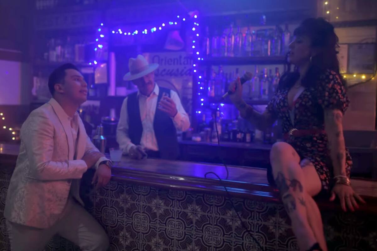 Mon Laferte graba tema con La Arrolladora Banda El Limón