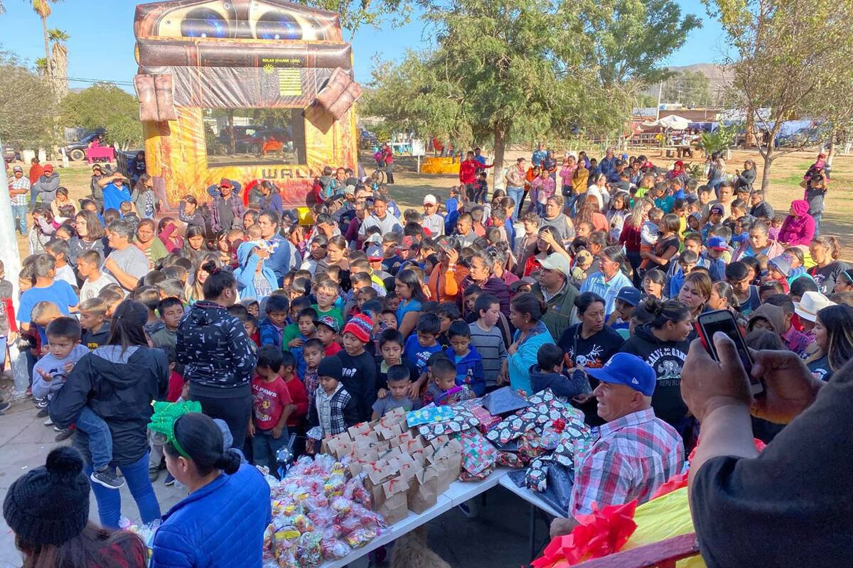 Regala delegación sonrisas a niños de San Vicente Ferrer
