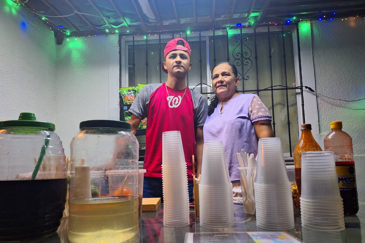 Navojoa: Le llega a joven emprendedor con discapacidad “lluvia de clientes”