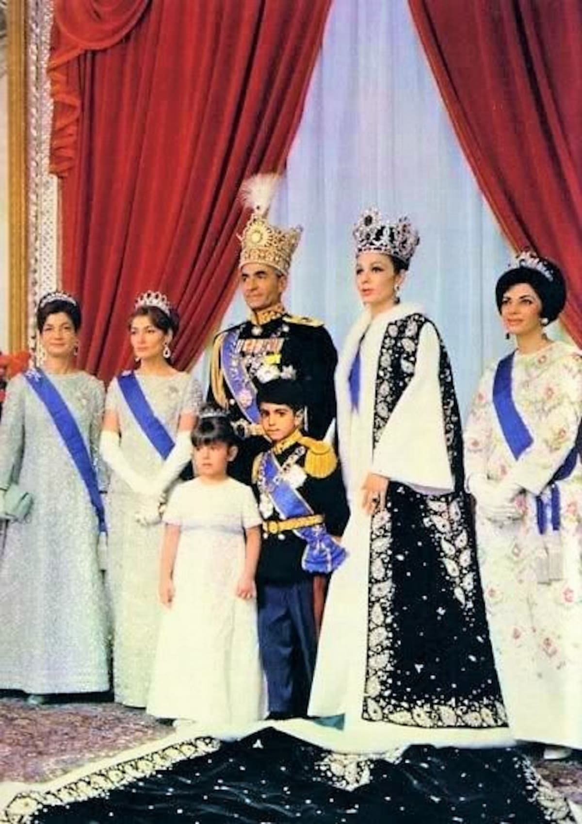 Mohammad Reza Pahleví y su familia.