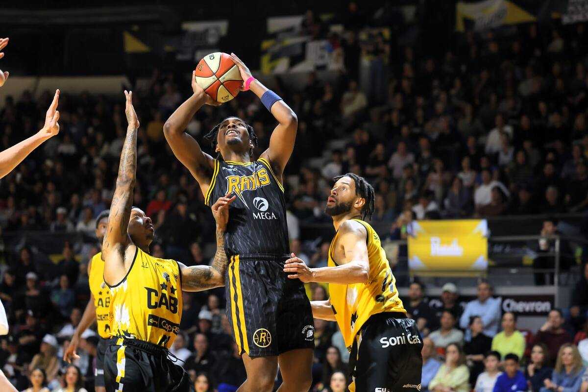 Los Rayos de Hermosillo continúan sin encontrar su primer triunfo en la temporada 2025 del Cibacopa, tras caer 65-77 ante los Caballeros de Culiacán en su debut en casa. Foto: Julio A. Clark